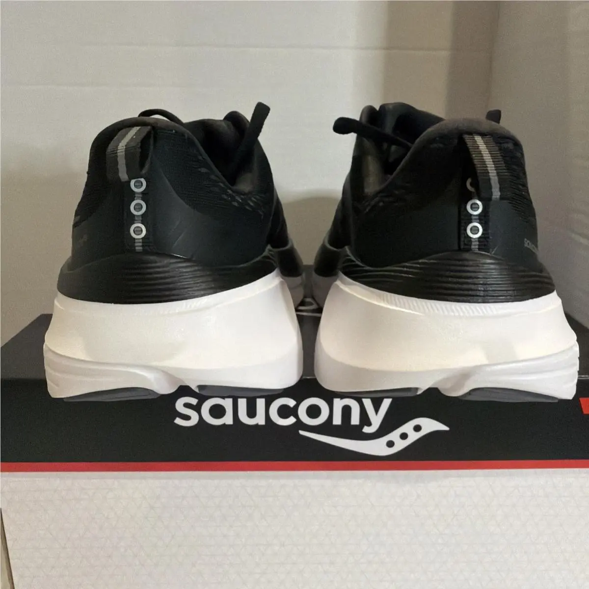 Saucony shoes - Saucony Guide 18 - Guide - S10999-100 - Black 7