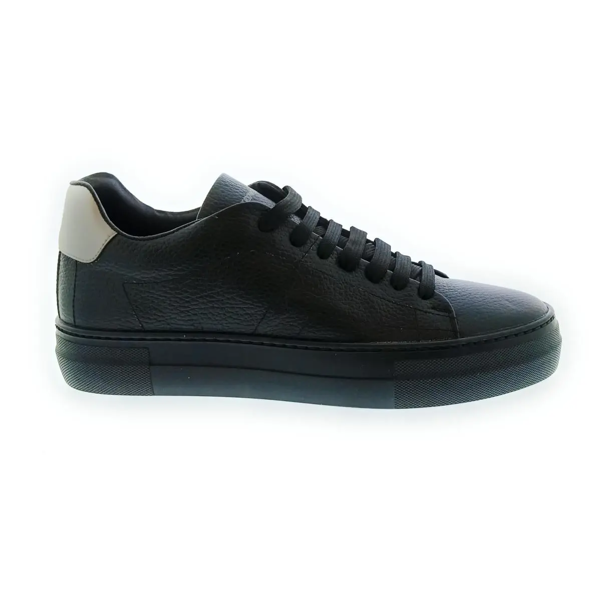 Emporio Armani shoes - X4X629HO110N627 - X4X629HO110N627 - White-Silver (UPC: 8056787420885) 1