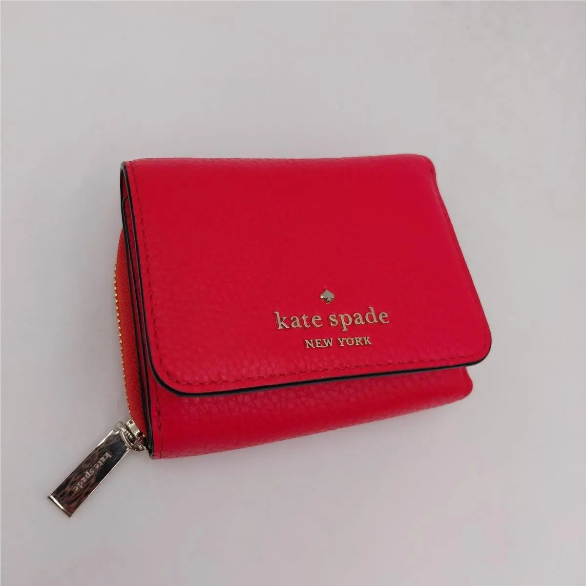 Kate Spade Leila Small Trifold Continental Wallet Geranium Red WLR00399 Lux