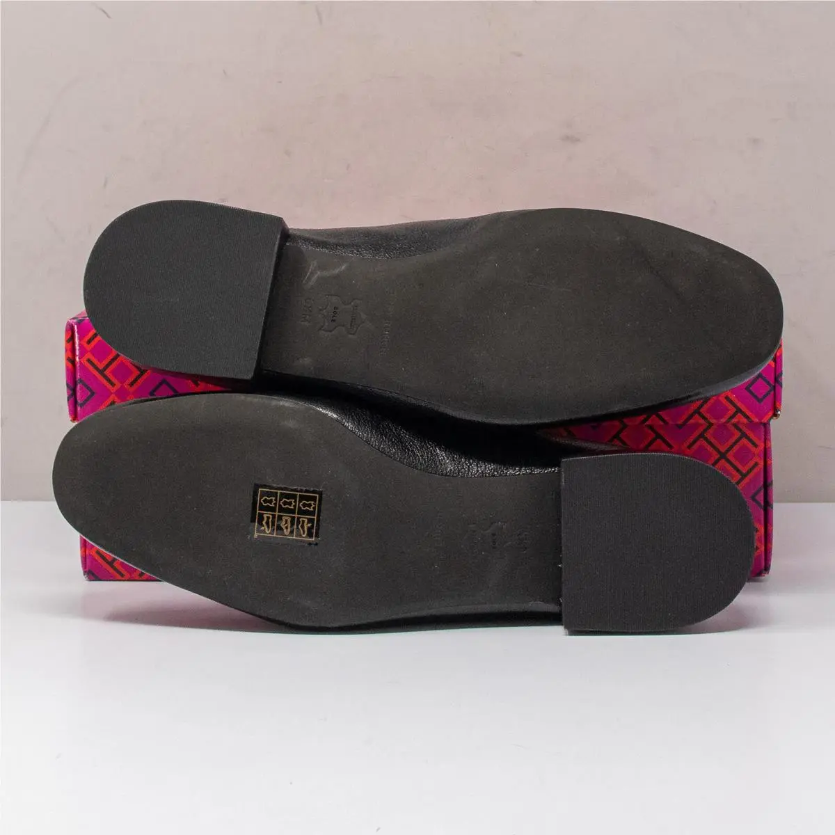 Tory Burch shoes - Jessa Pointed Toe Horse Head Buckle - Black (UPC: 196133952153) 2