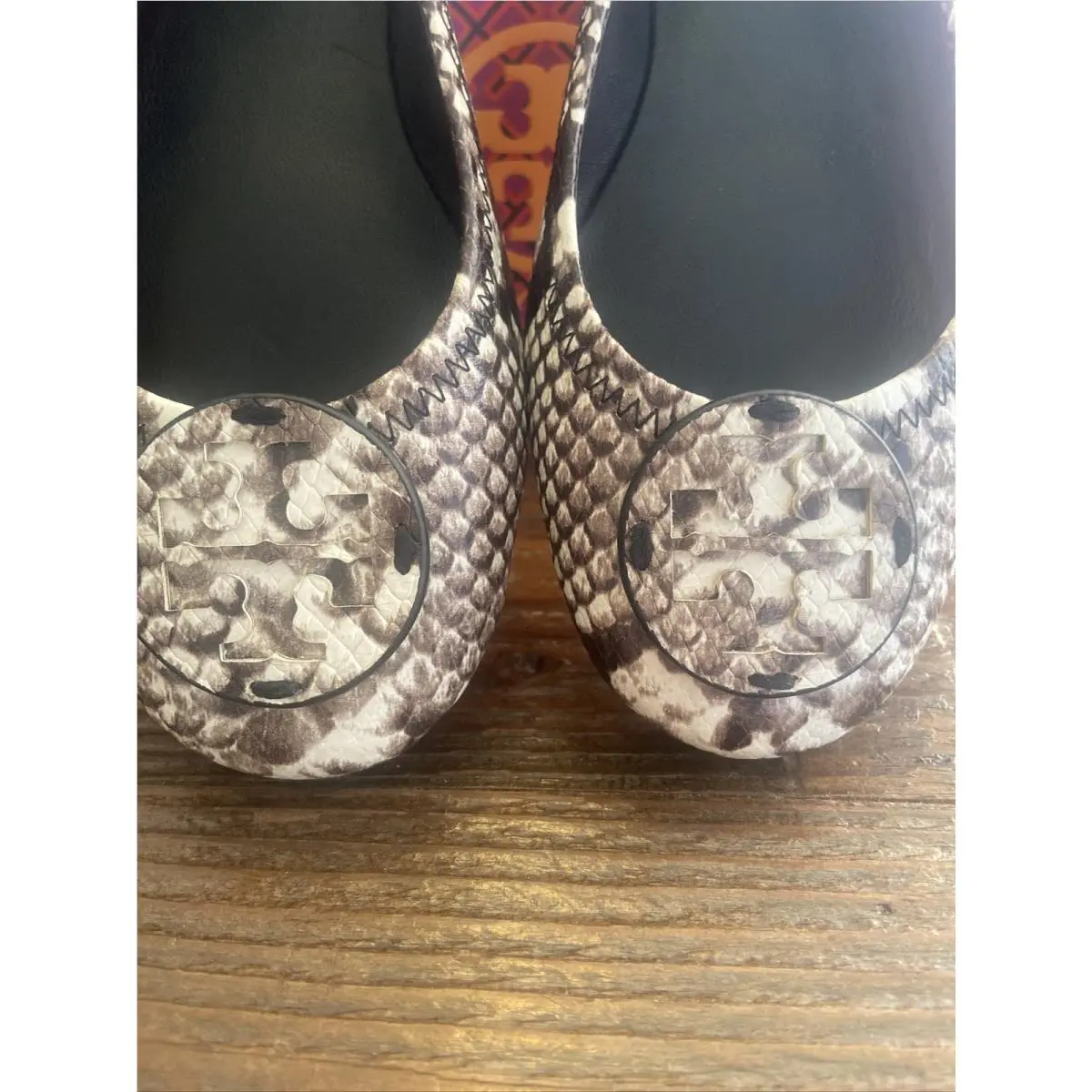 Tory Burch shoes - Tory Burch Logo - Logo - Multicolor (UPC: 192485525779) 2