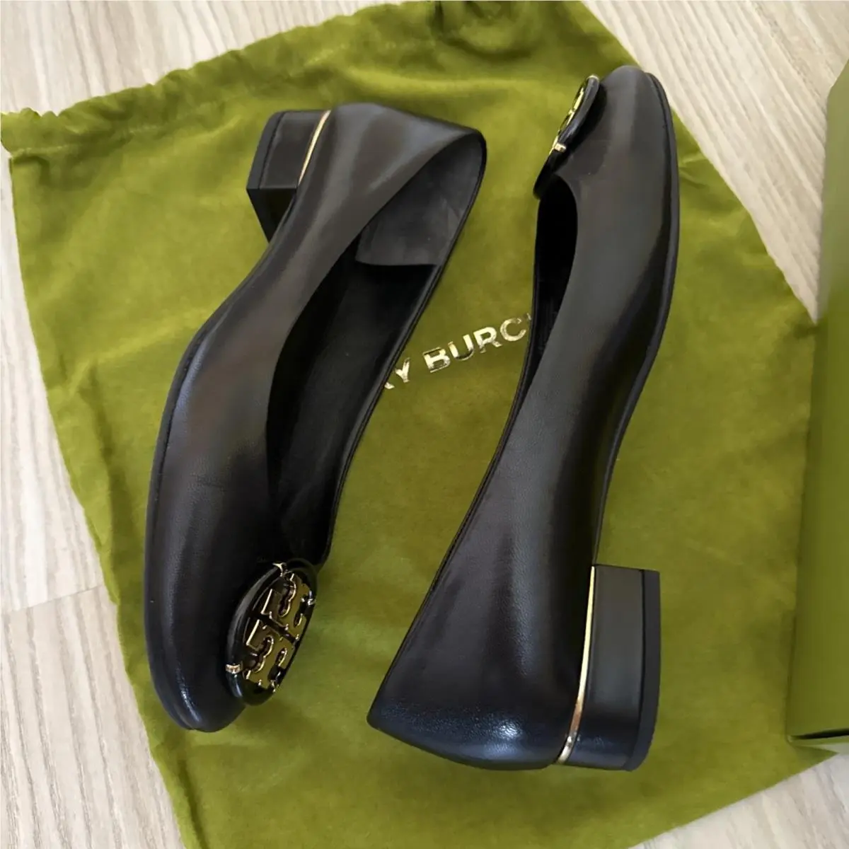Tory Burch shoes - Tory Burch Logo - Logo - Black 2
