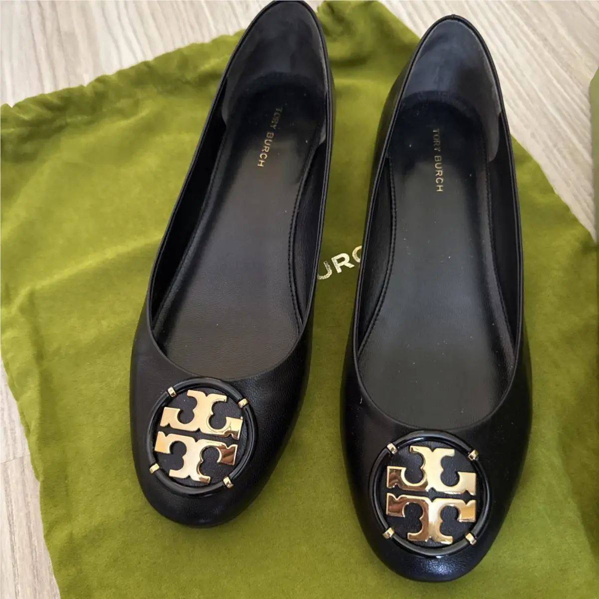 Tory Burch shoes - Tory Burch Logo - Logo - Black 1