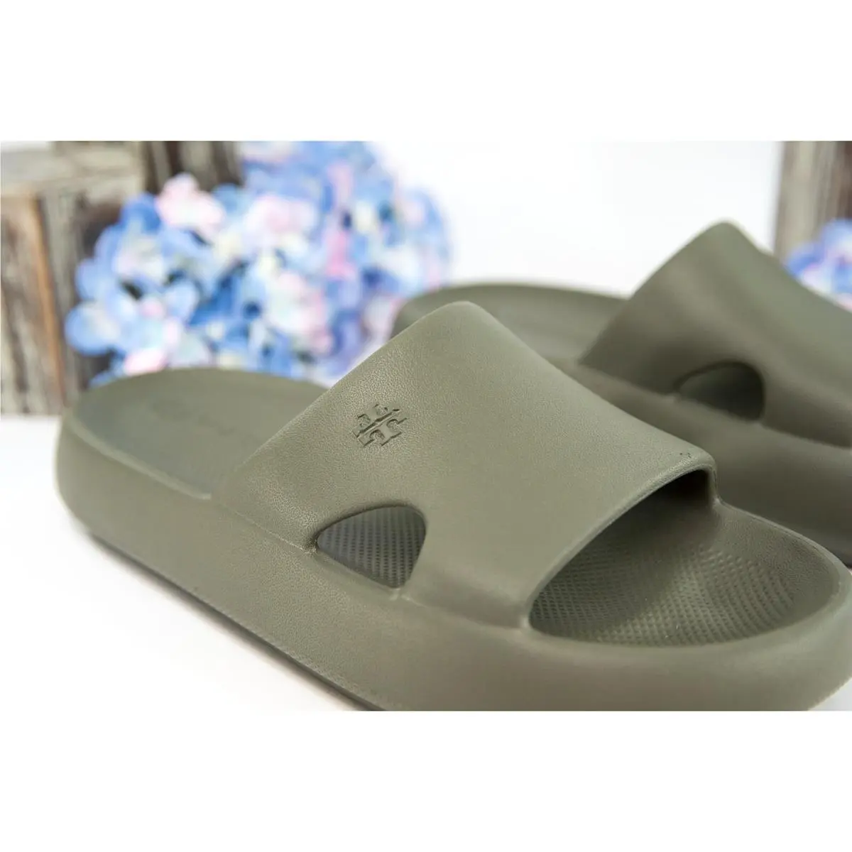 Tory Burch shoes - Green (UPC: 196133087671) 0