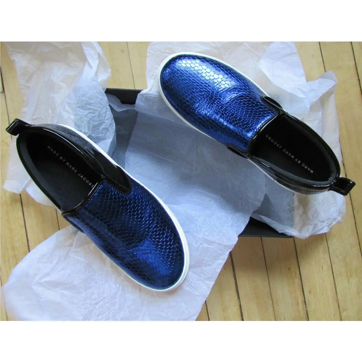 Marc Jacobs shoes - Marc Jacobs Embossed Sneaker - Embossed Sneaker - M9000562 - Blue 1