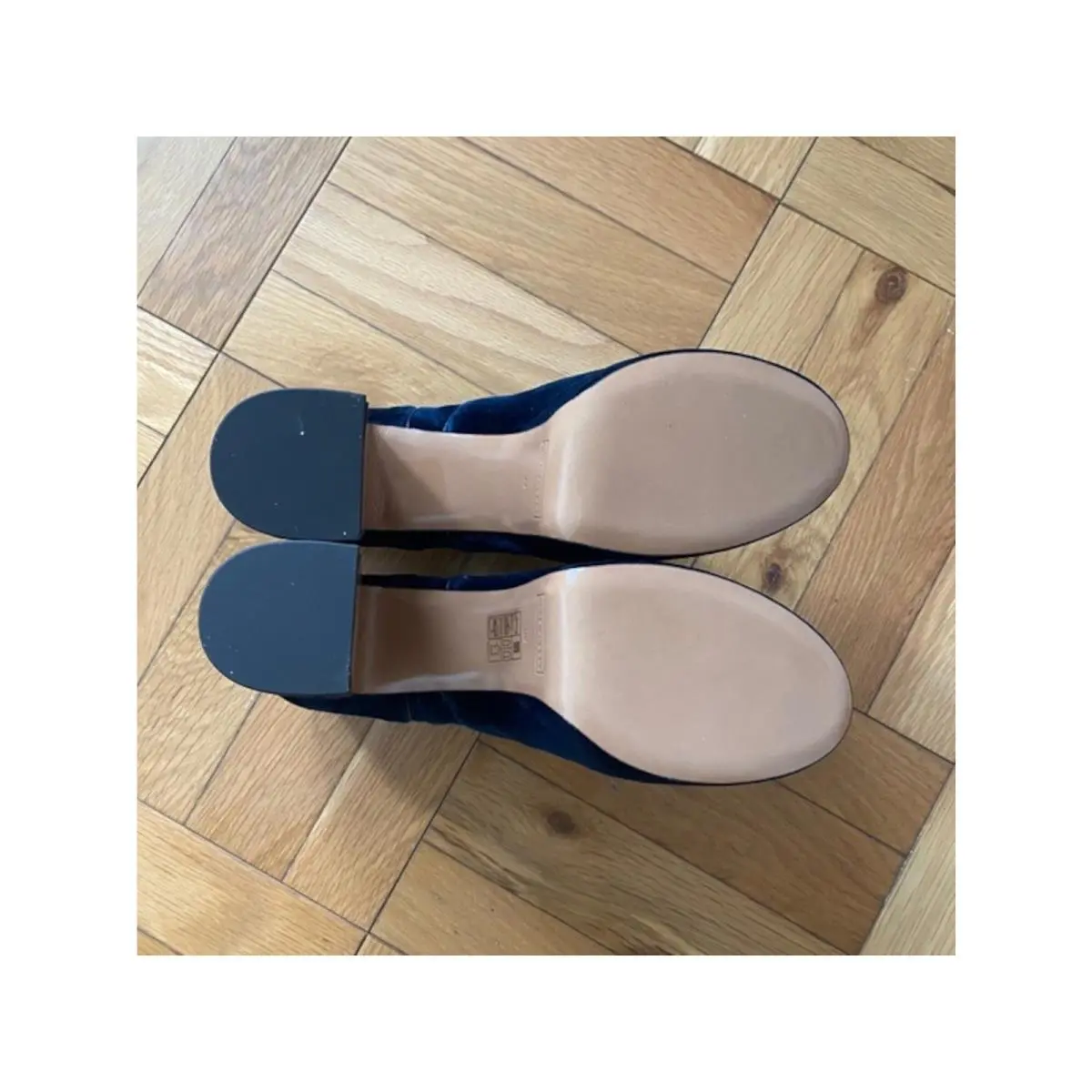 Marc Jacobs shoes - M9001147 - M9001147 - Navy (UPC: 889732716546) 0