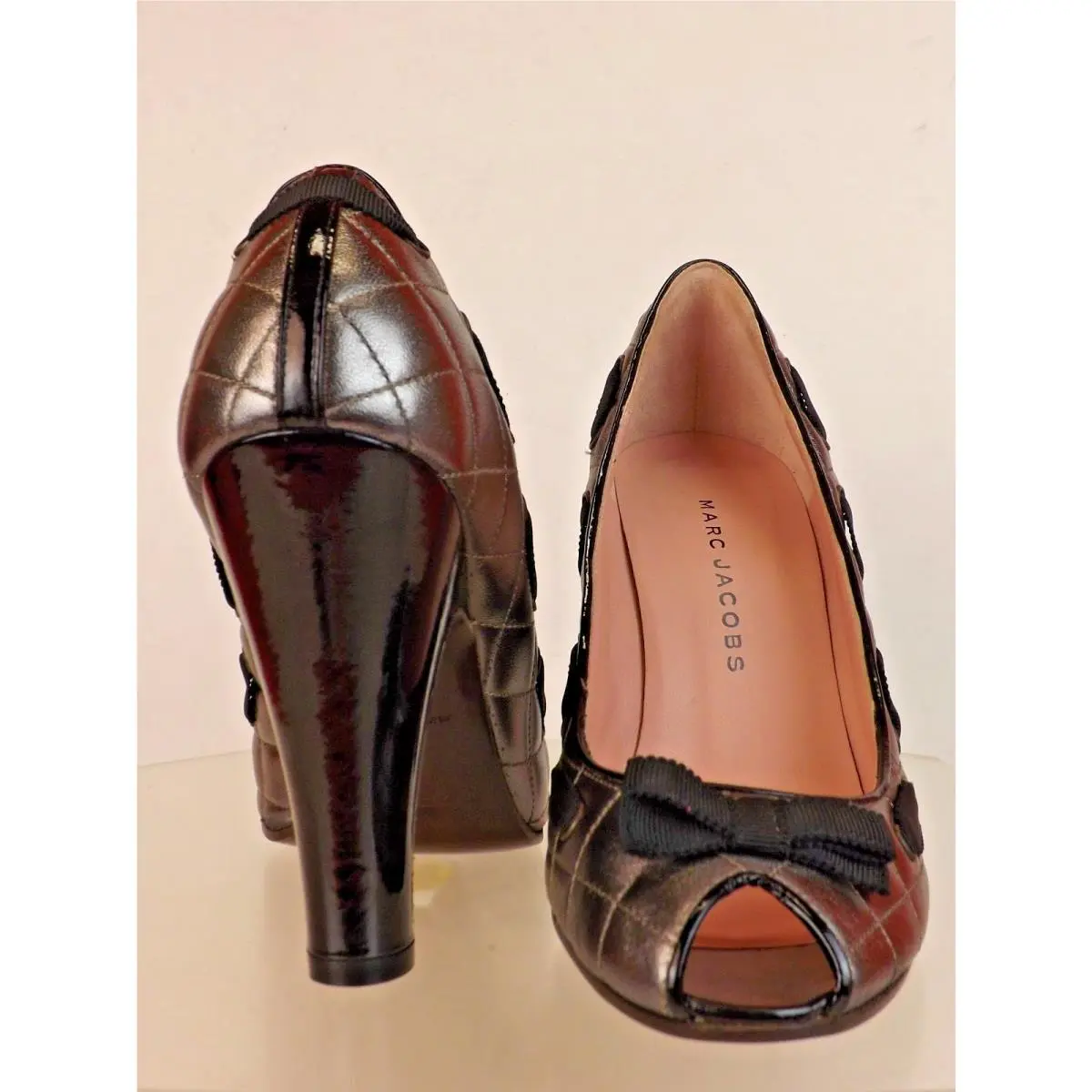 Marc Jacobs shoes - Pewter/Black (UPC: 405500587547) 1