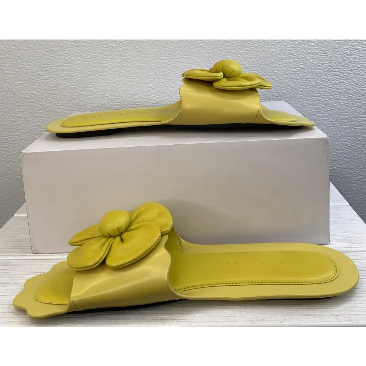 Marc Jacobs shoes - Yellow (UPC: 196611840132) 5