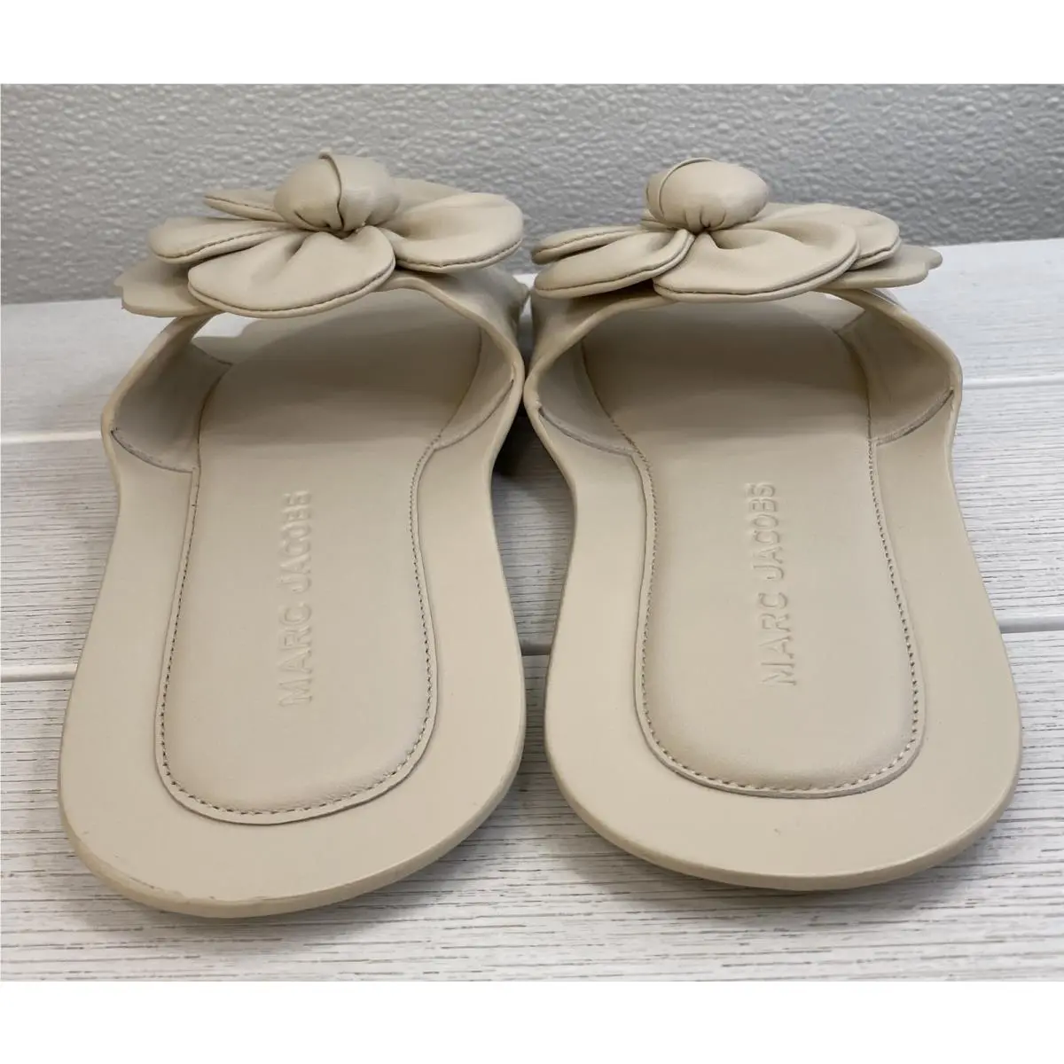 Marc Jacobs shoes - White (UPC: 196611840095) 1