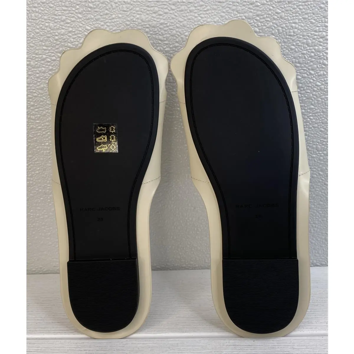 Marc Jacobs shoes - White (UPC: 196611840095) 4