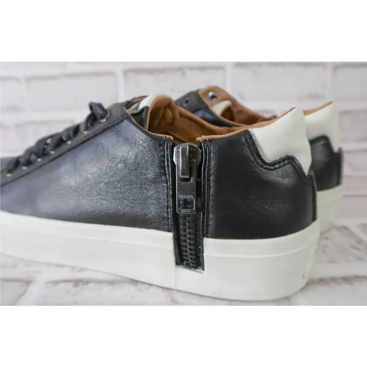 Diesel shoes - Zip-Turf S-Voyage Low - Low - Black / White 1