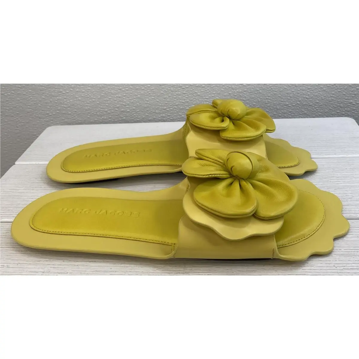 Marc Jacobs shoes - Yellow (UPC: 196611840149) 0