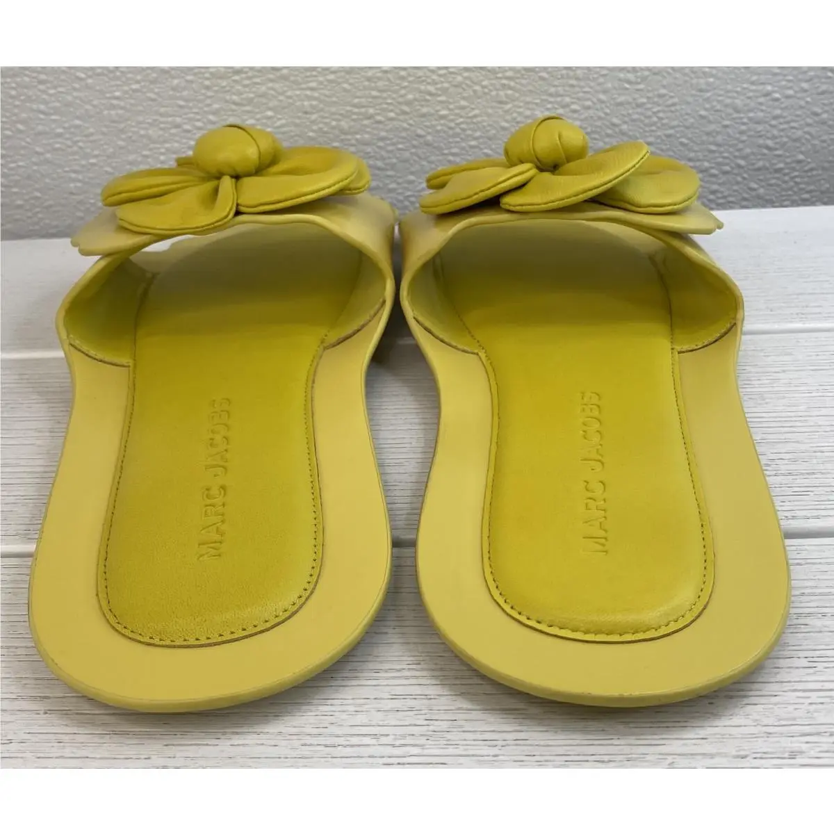 Marc Jacobs shoes - Yellow (UPC: 196611840149) 1