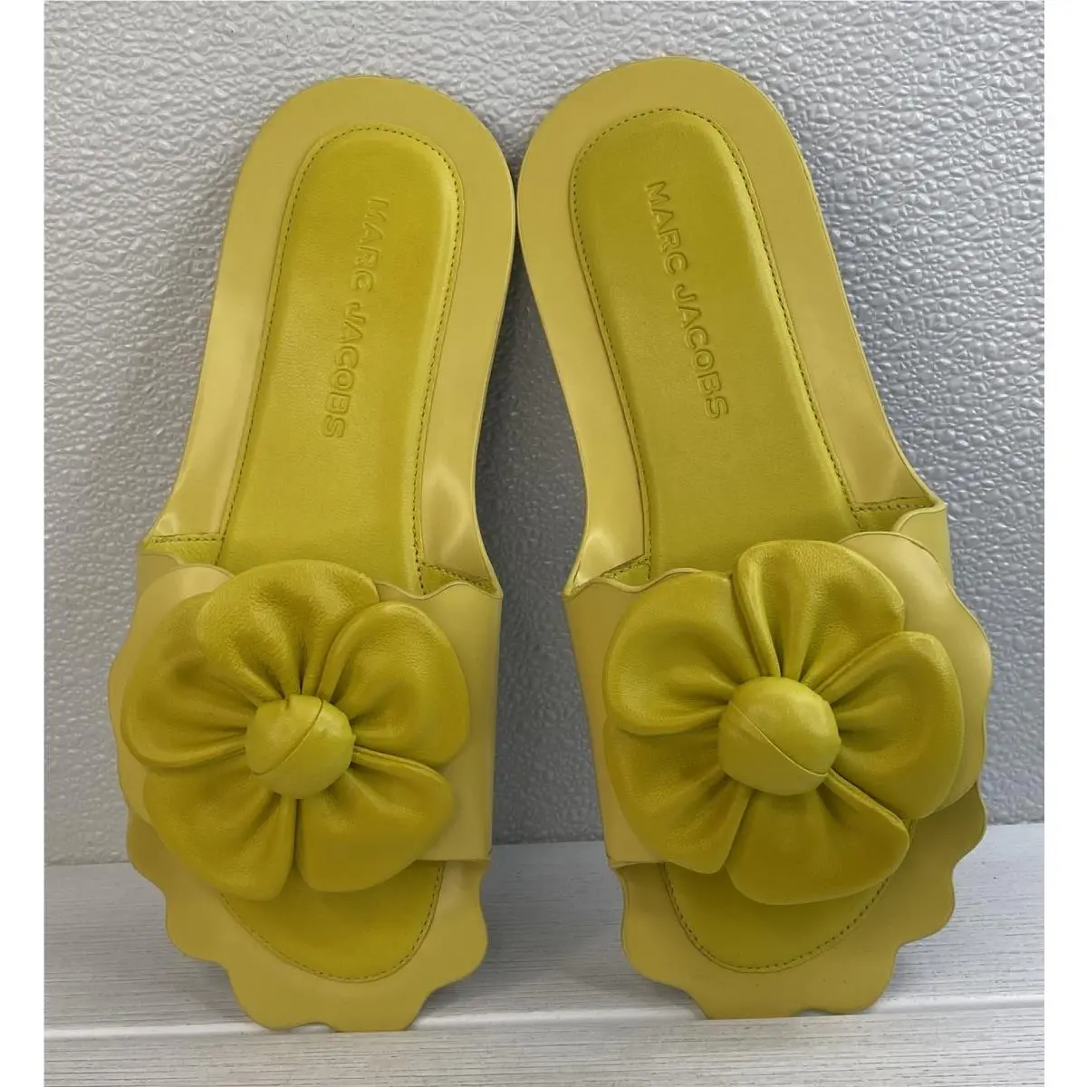 Marc Jacobs shoes - Yellow (UPC: 196611840149) 3