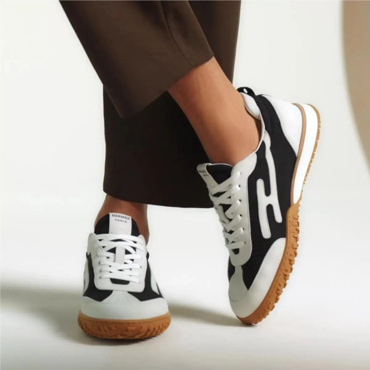 Hermes shoes - HERMES JET - JET - H242923ZH - Black / White 0