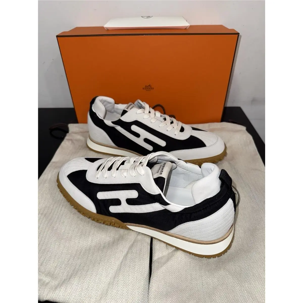 Hermes shoes - HERMES JET - JET - H242923ZH - Black / White 17