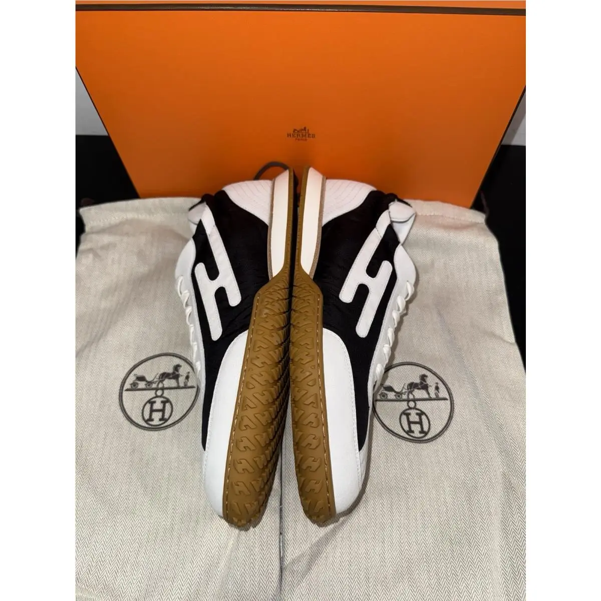 Hermes shoes - HERMES JET - JET - H242923ZH - Black / White 22