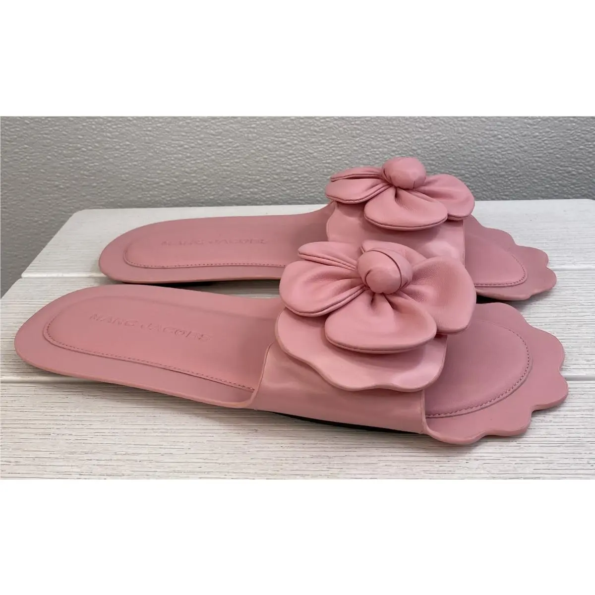 Marc Jacobs shoes - Pink (UPC: 196611839990) 0