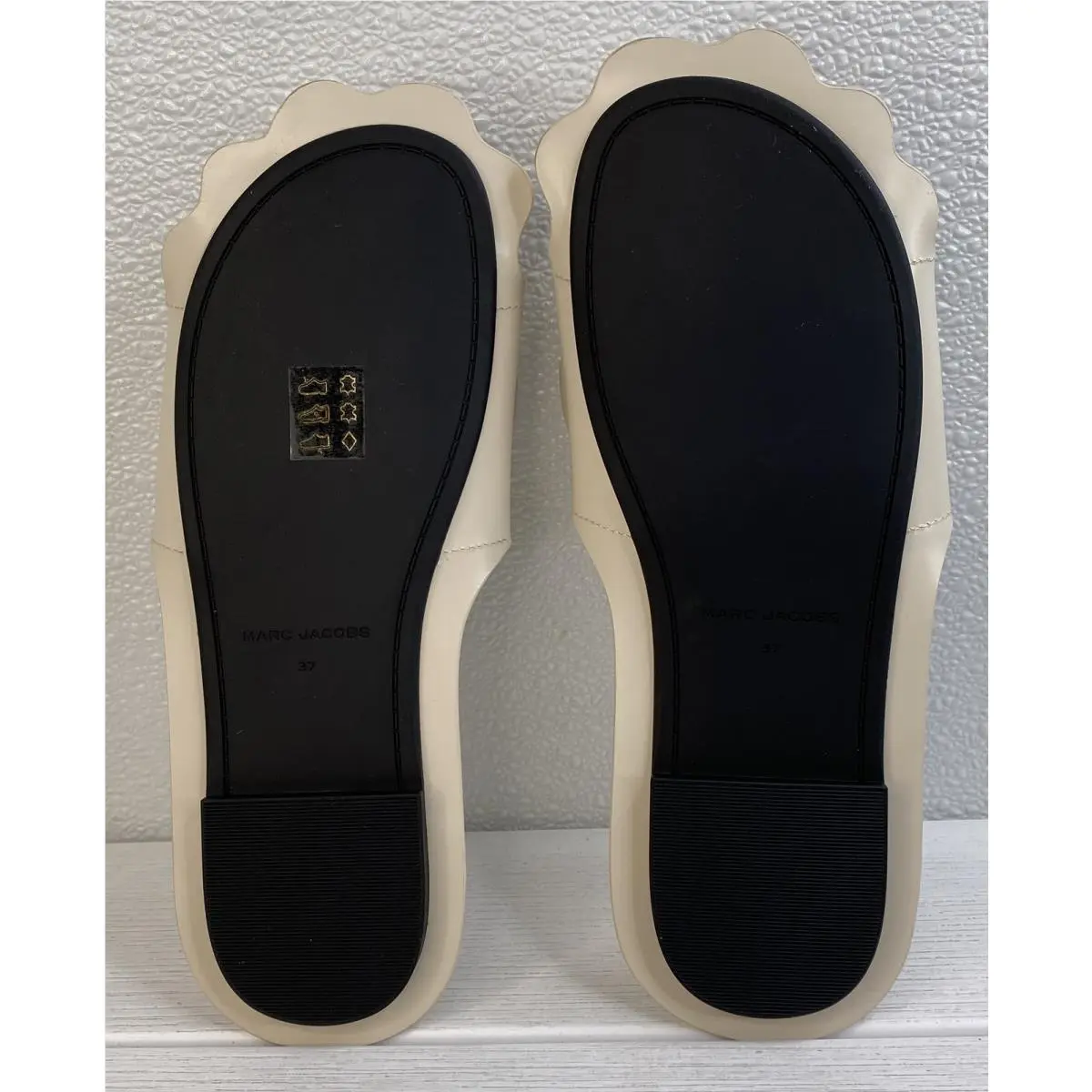 Marc Jacobs shoes - White (UPC: 196611840101) 4