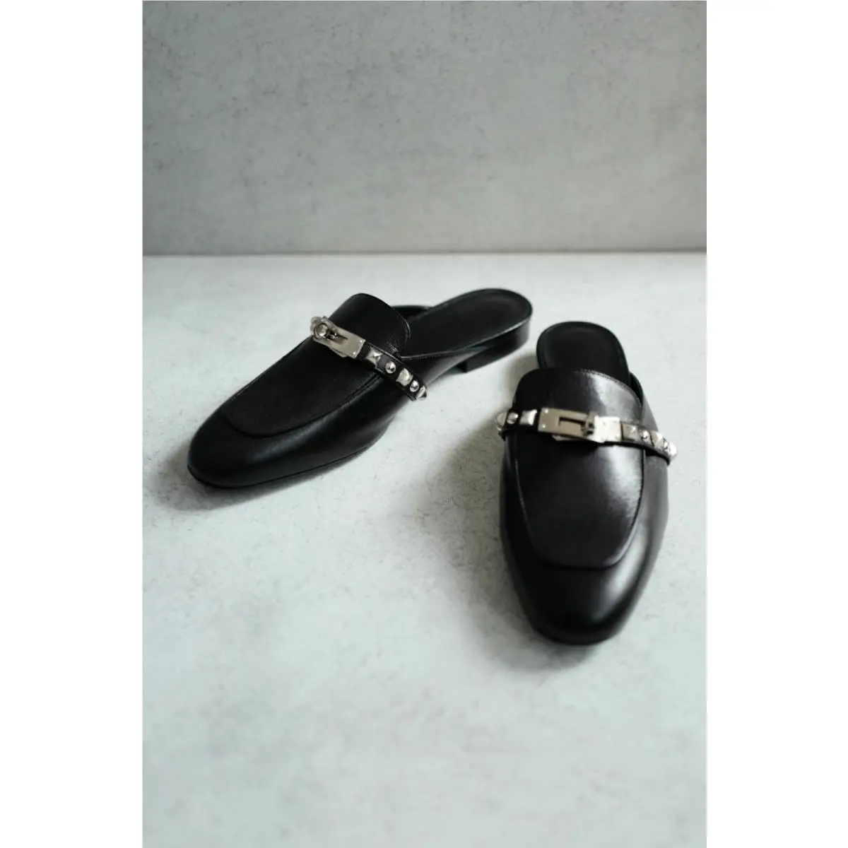 Hermes shoes - OZ Mules - Mules - Black 4