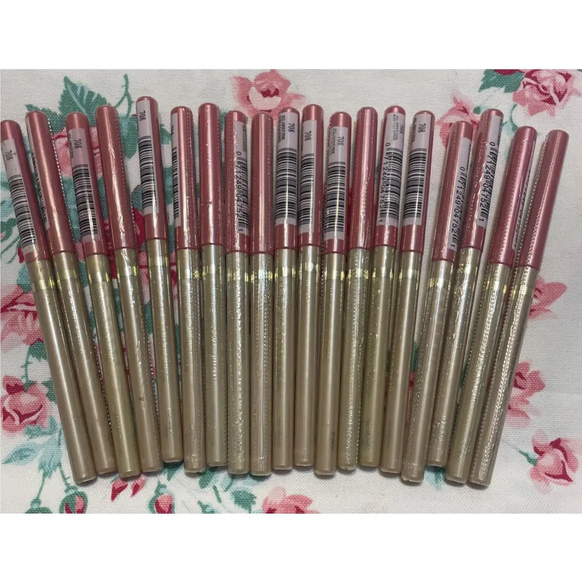 19 Loreal Colour Riche Antifeathering Lip Liner 708 All About Pink Lot by L'Oréal