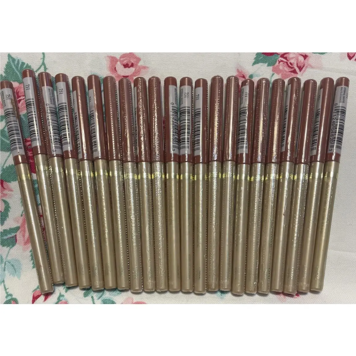 22 Loreal Colour Riche Antifeathering Lip Liner 751 Eternal Mauve Lot by L'Oréal