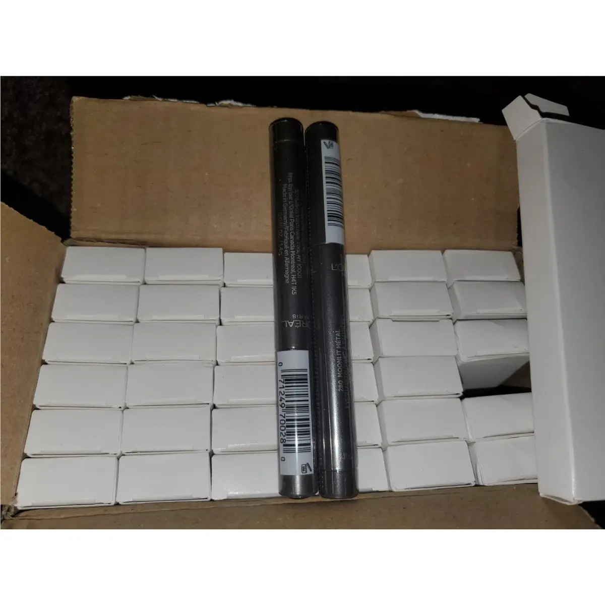 L`oreal Paris Le Shadow Stick 280 Moonlit Metal Case Of 72 by L'Oréal