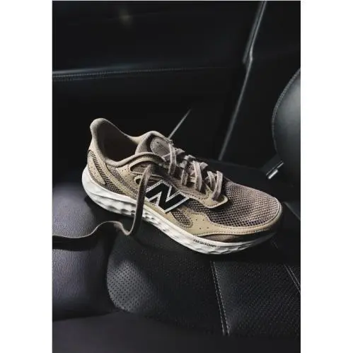 New Balance shoes - New Balance Fresh Foam Arishi - MARIS819 - Brown 9