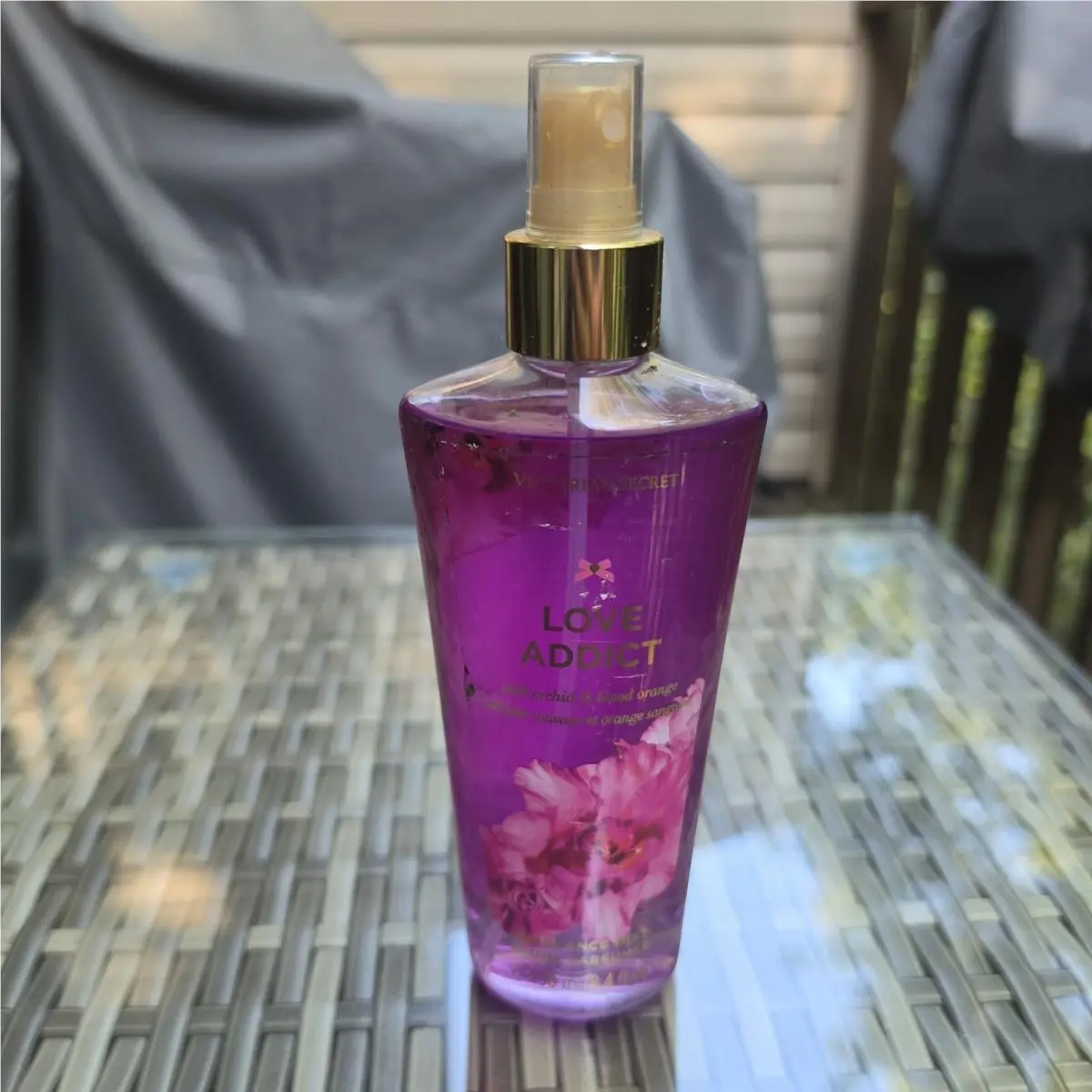 Victoria`s Secret Love Addict Fragrance Mist 8.4 oz Classic Orchid /orange