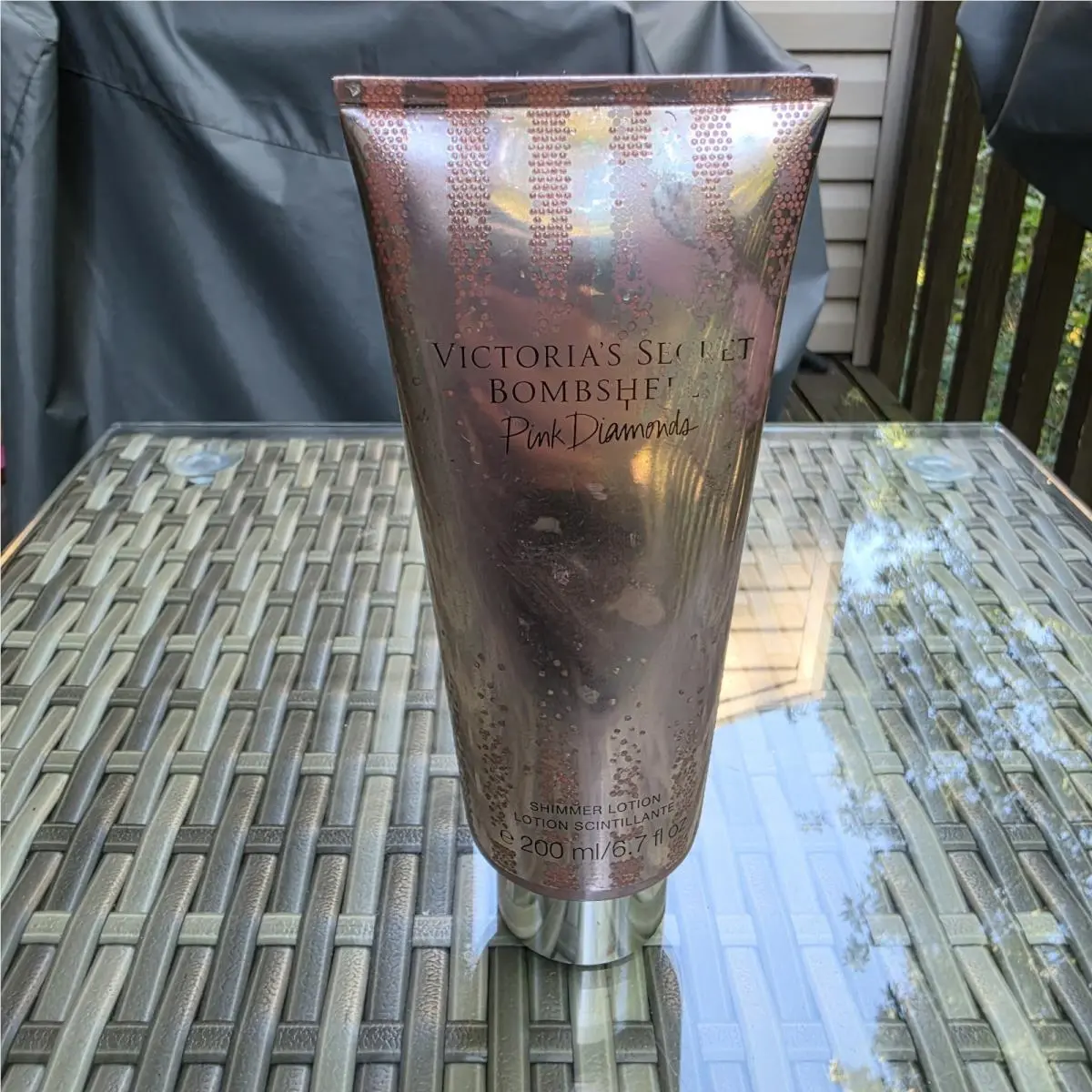 Victoria`s Secret Bombshell Pink Diamonds Shimmer Body Lotion 6.7 oz 200 ml