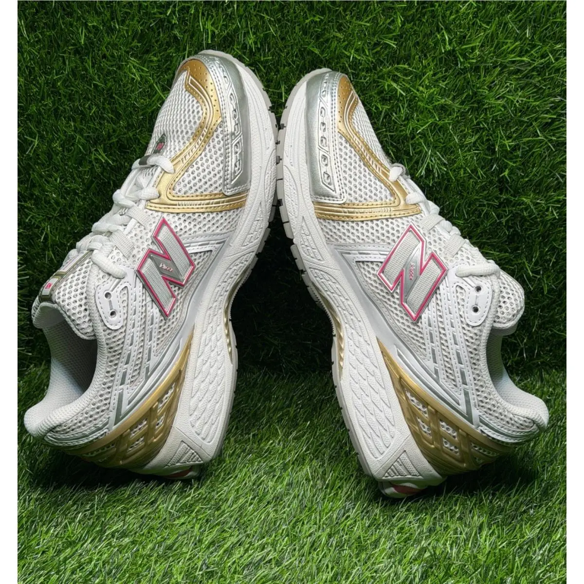 New Balance shoes - New Balance 1906R - White 1