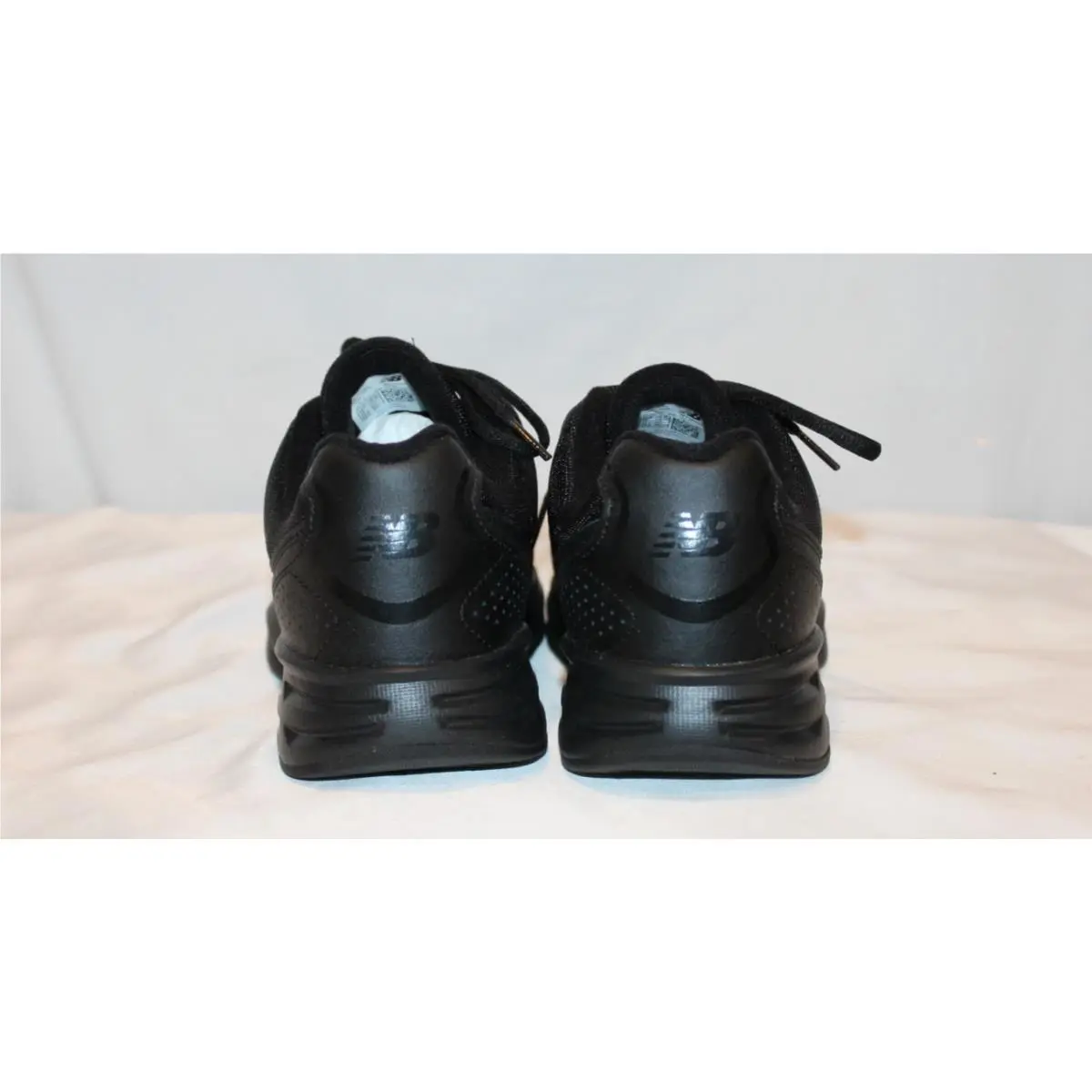 New Balance shoes - New Balance 411 - Black 3