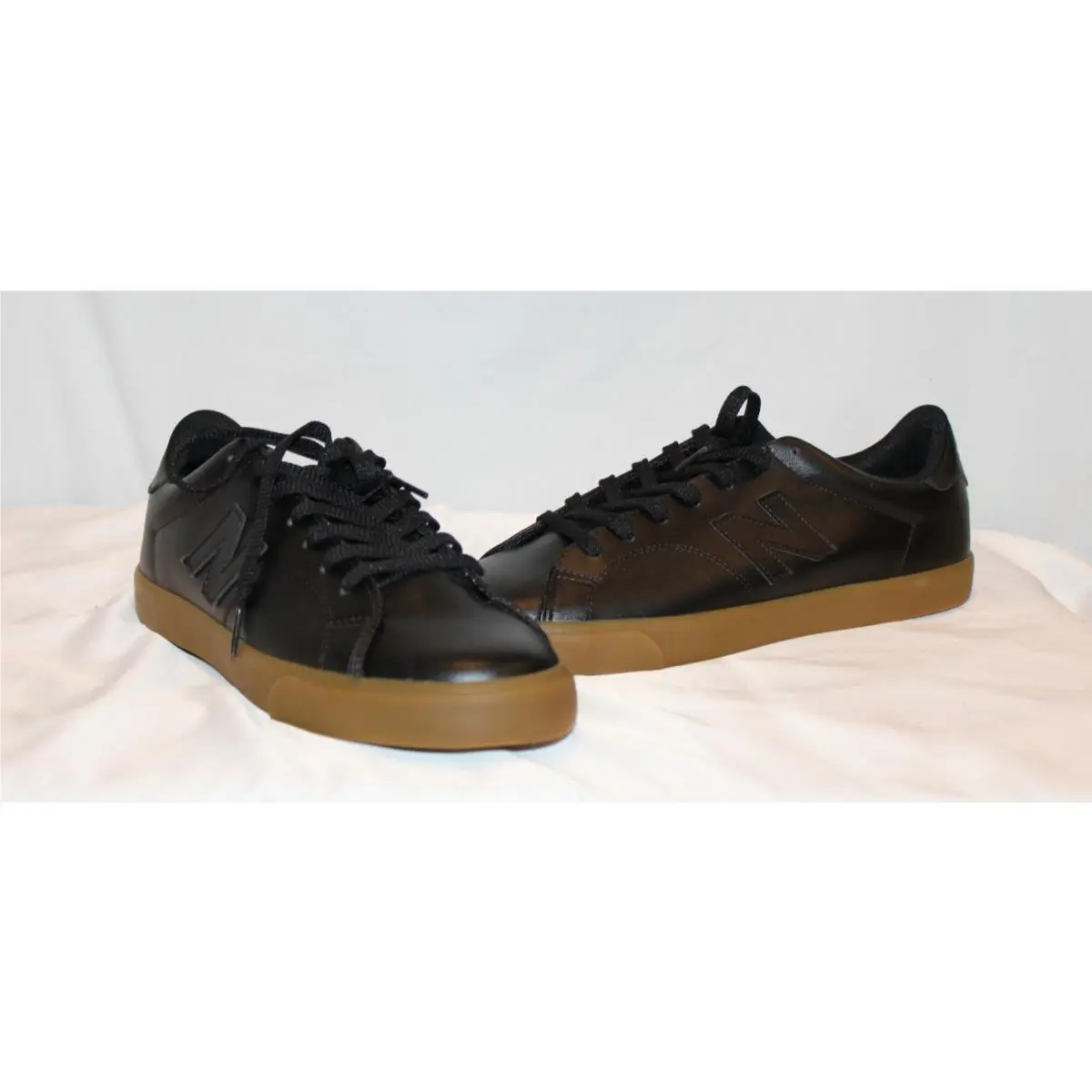 New Balance shoes - New Balance 210 - Black 1