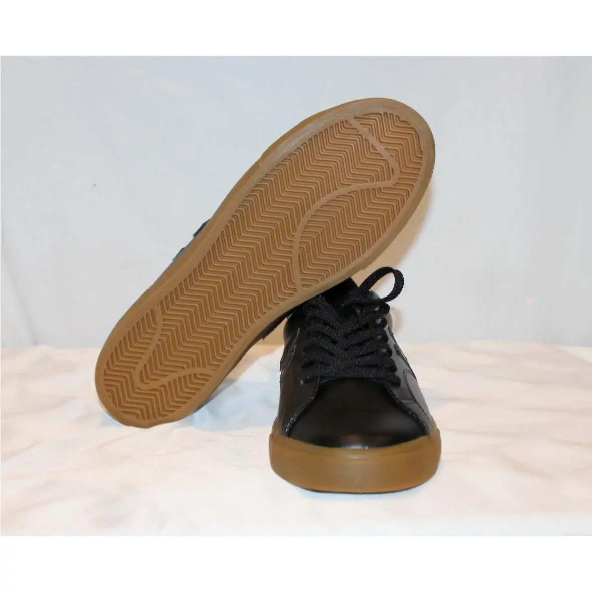 New Balance shoes - New Balance 210 - Black 3
