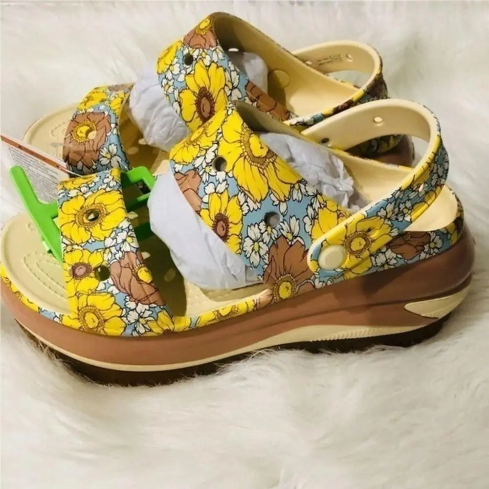 Crocs shoes - Mega Crush Retro Floral Sandal - Multicolor 7
