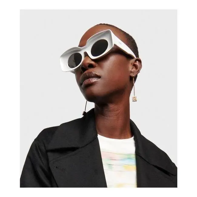 Loewe LW40033I 21C Women`s Designer Sunglasses White Silver Mirror Lenses