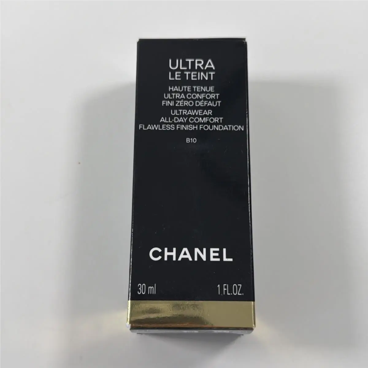 Chanel Ultra Le Teint Ultrawear Flawless Liquid Foundation B10