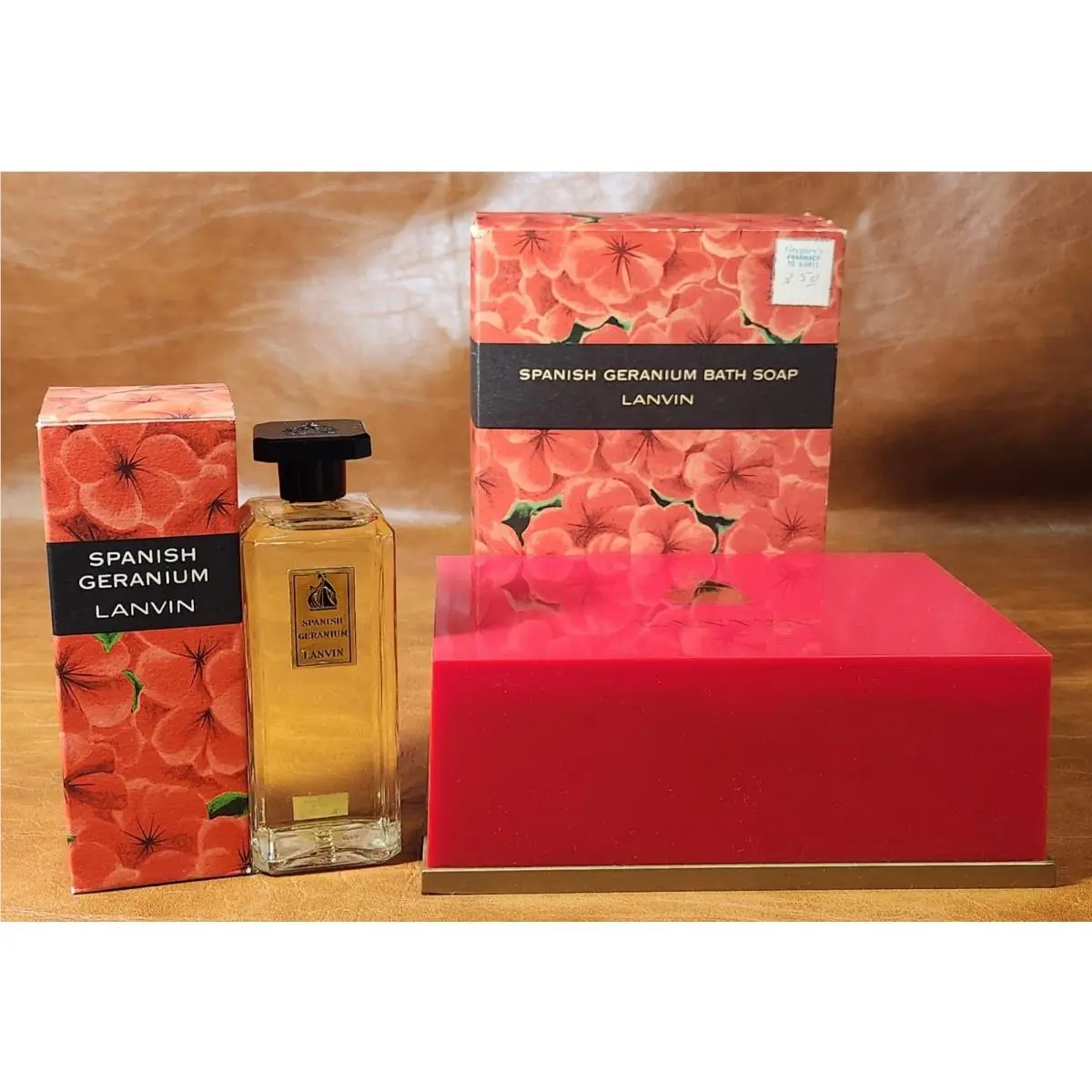 Ultra Rare/nos Vintage Spanish Geranium Eau de  4 fl oz W/soaps by Lanvin