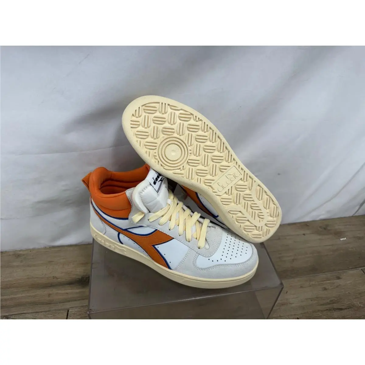 Diadora shoes - Magic Basket Demi Cut Sued - White 4