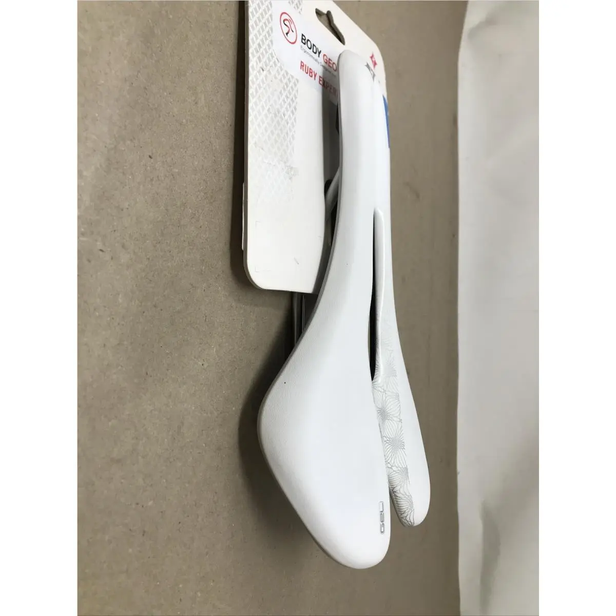 Specialized  - Ruby Expert Gel - Ruby Expert Gel - White (UPC: 719676298146) 2