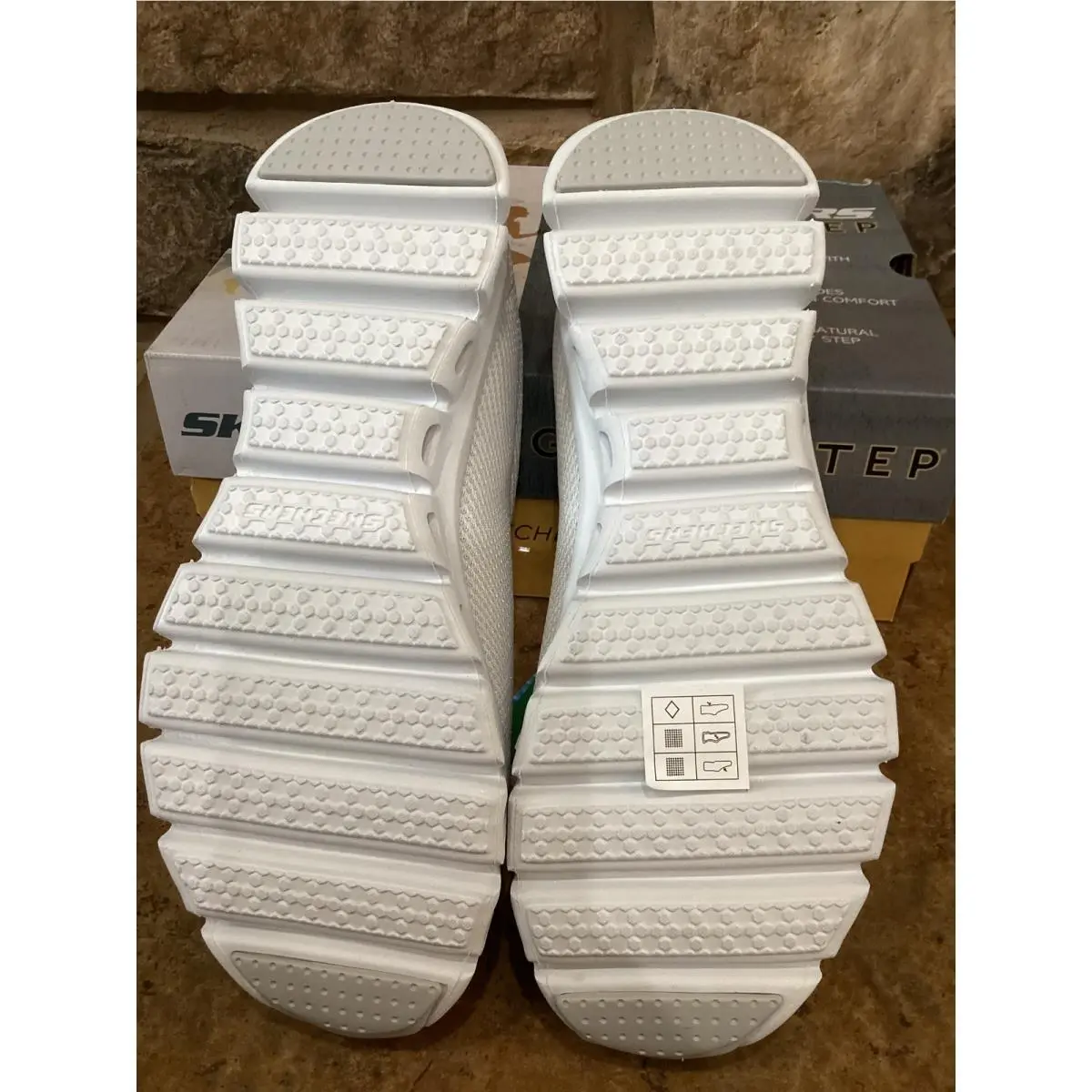 Skechers shoes - Glide-Step Glistened - Glistened - White 2