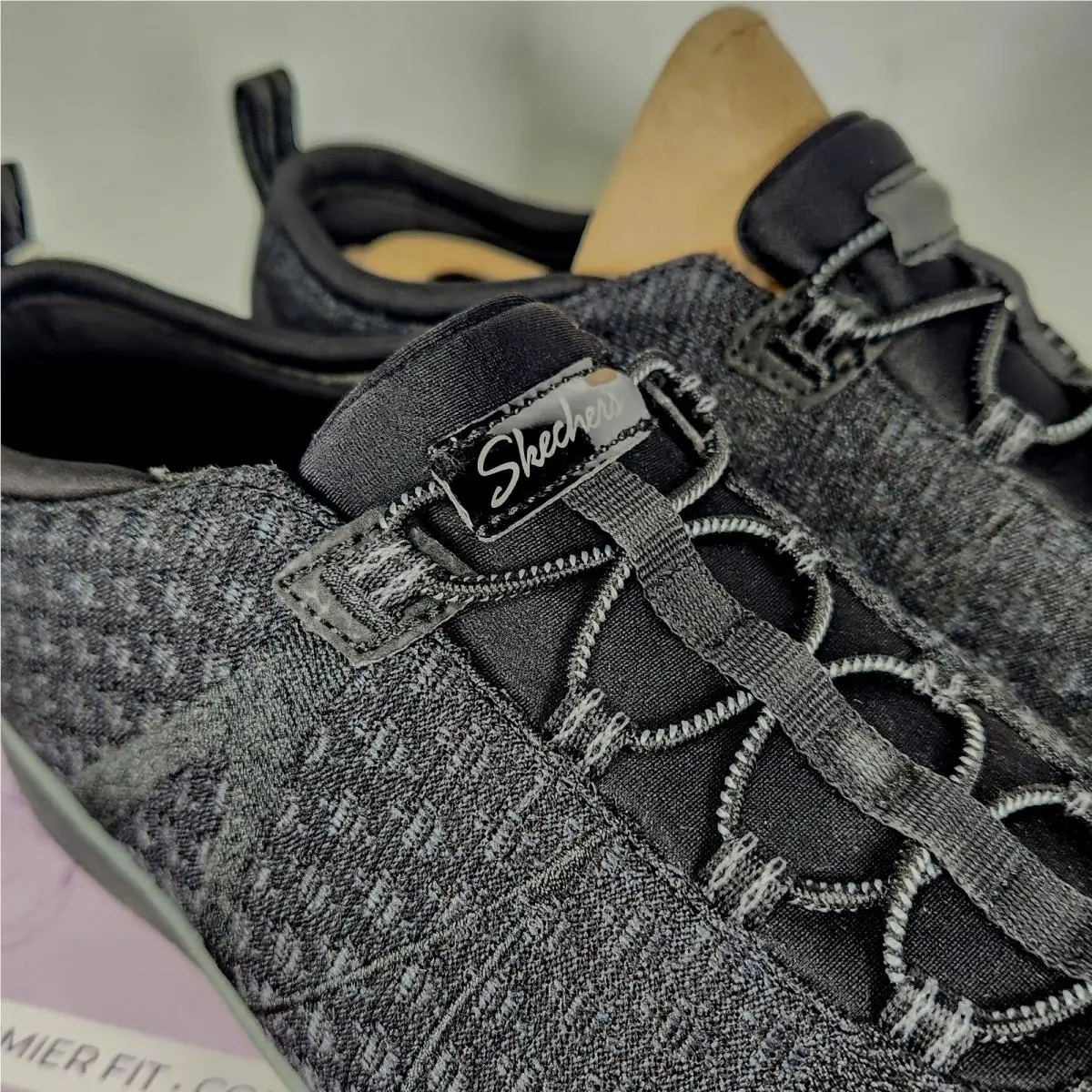 Skechers shoes - Breathe-Easy Sere-Knity - Black 0