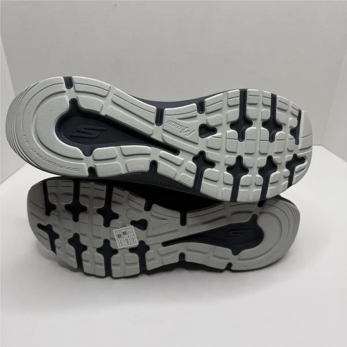 Skechers shoes - Skechers GO RUN Consistent 2.0 Lockhart - Gray 4