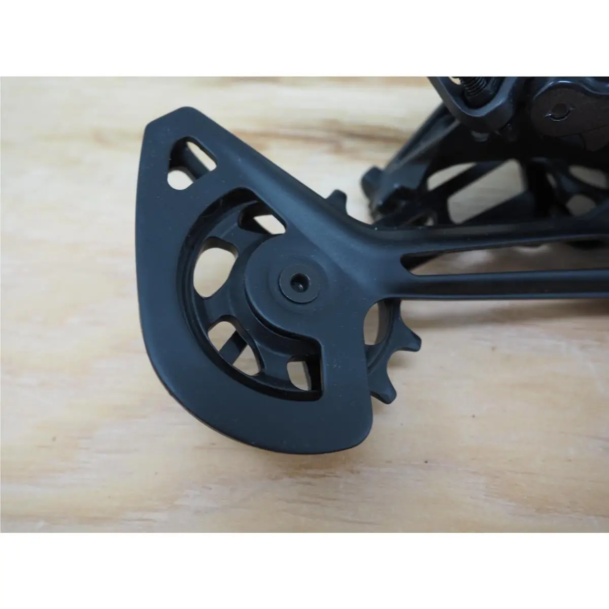 Shimano  - RD-M8100-SGS - RD-M8100-SGS - Black 2