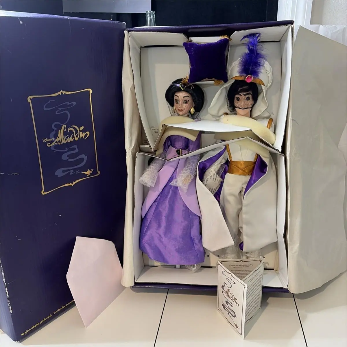 Disney Aladdin Princess Jasmine Limited Edition 564/5000 19 Porcelain Dolls