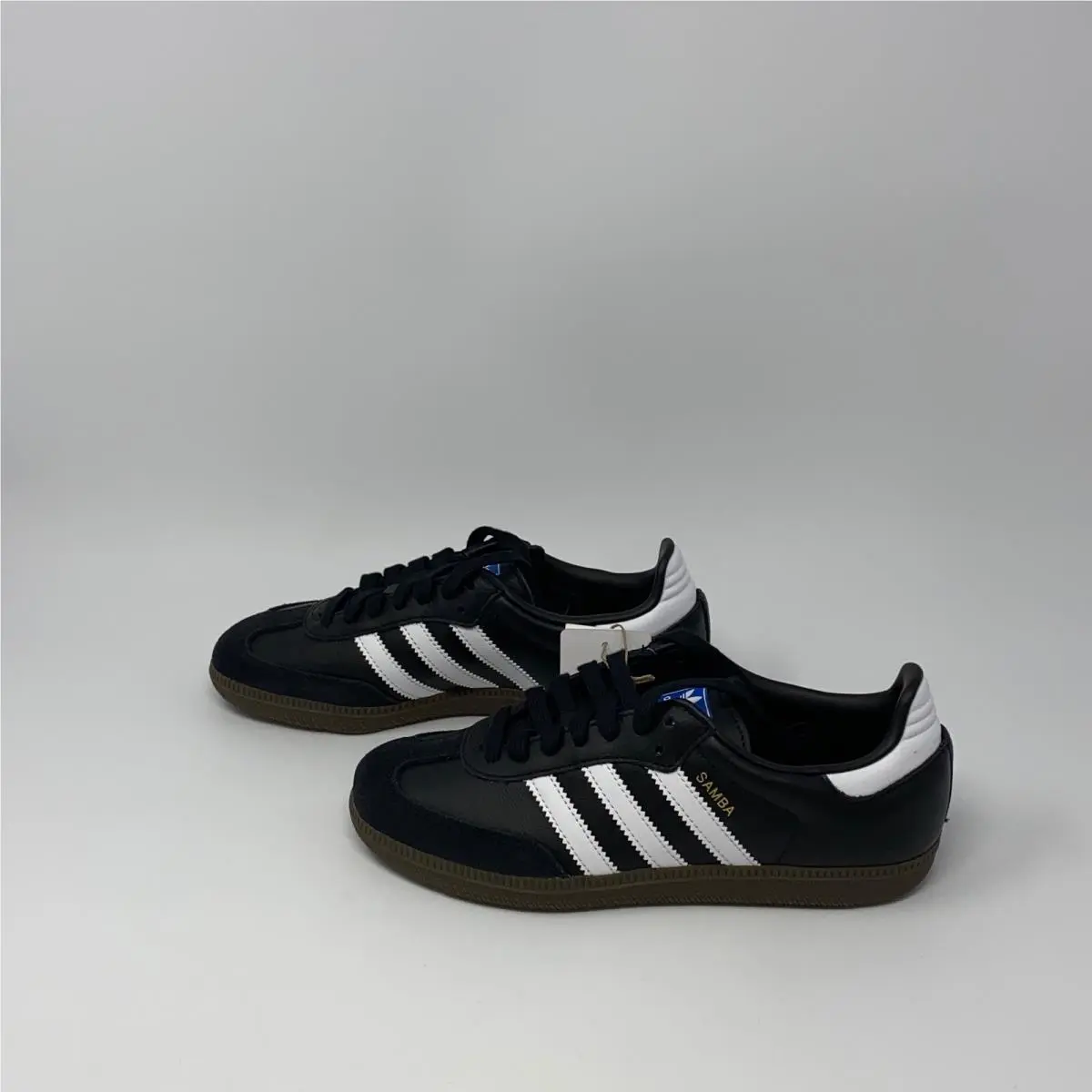 Adidas shoes - Black/White (UPC: 4059811988621) 0