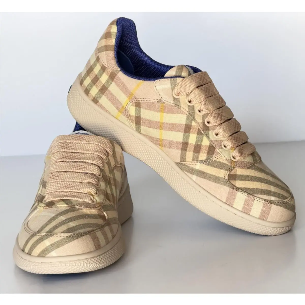 Burberry shoes - Teacup (UPC: 5045708864047) 3