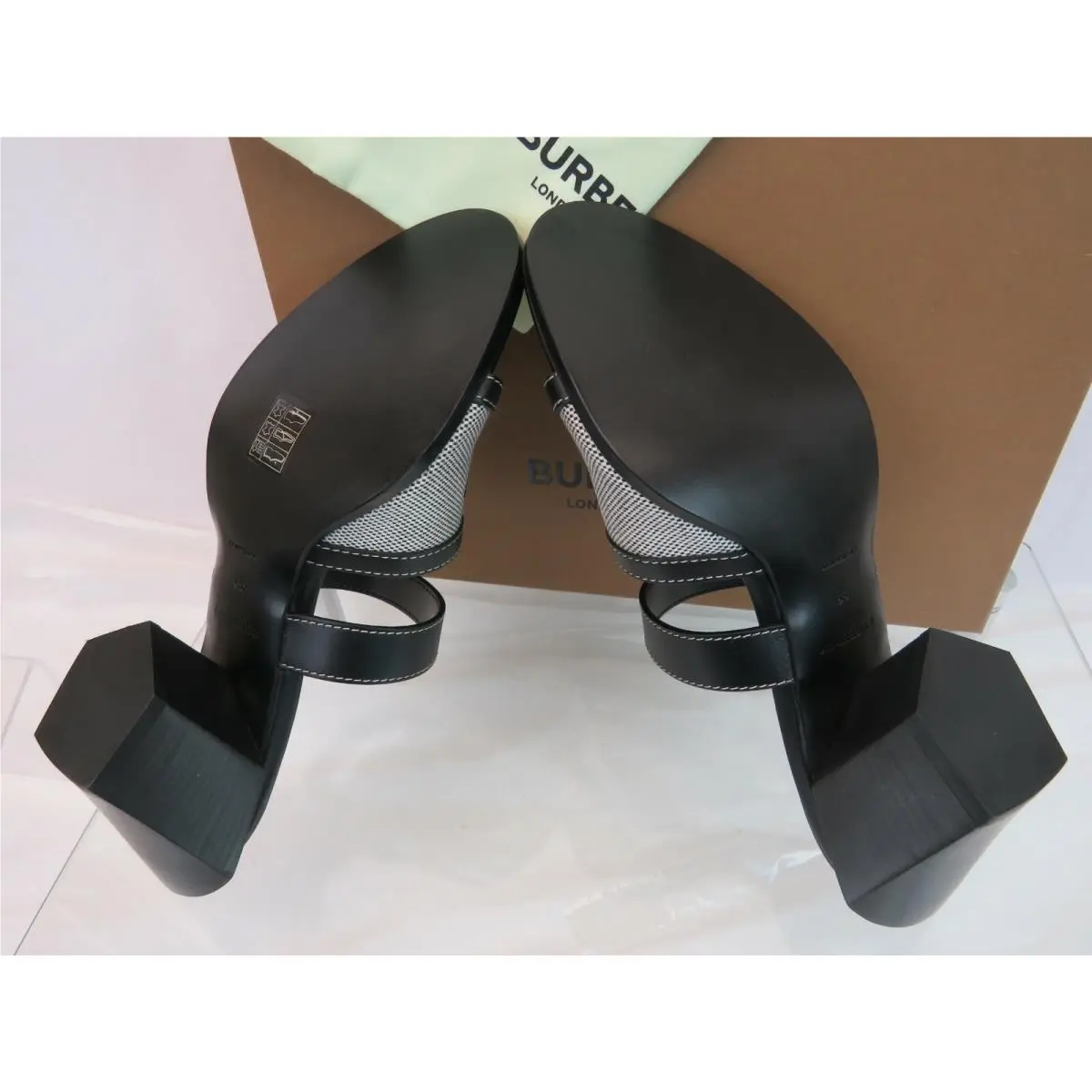 Burberry shoes - Honour - Honour - Black (UPC: 5045625176001) 4