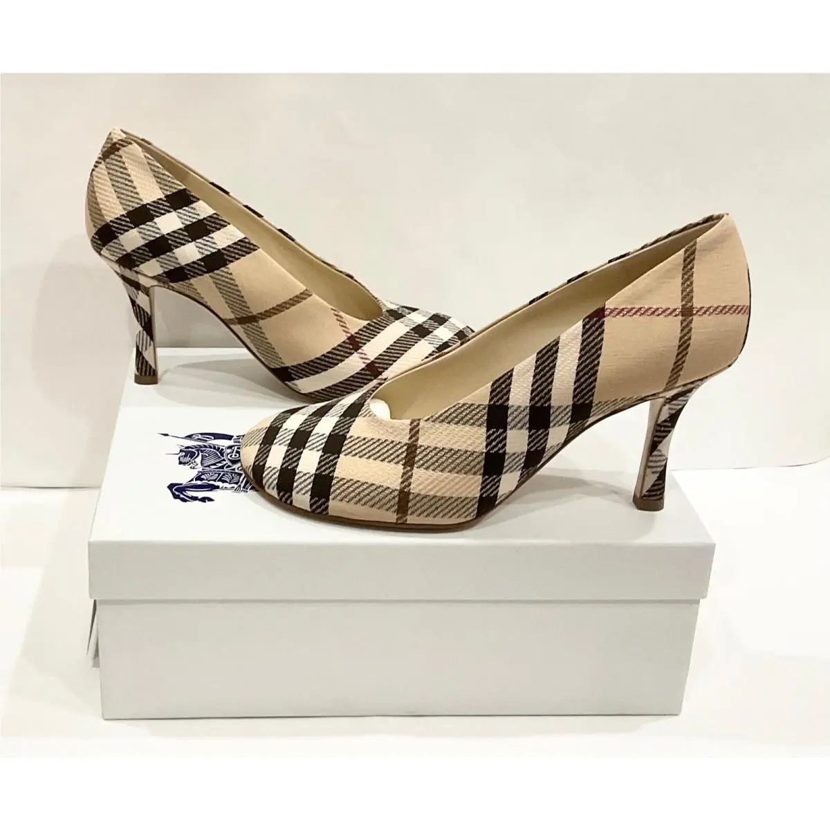 Burberry shoes - Beige (UPC: 5045708579415) 5