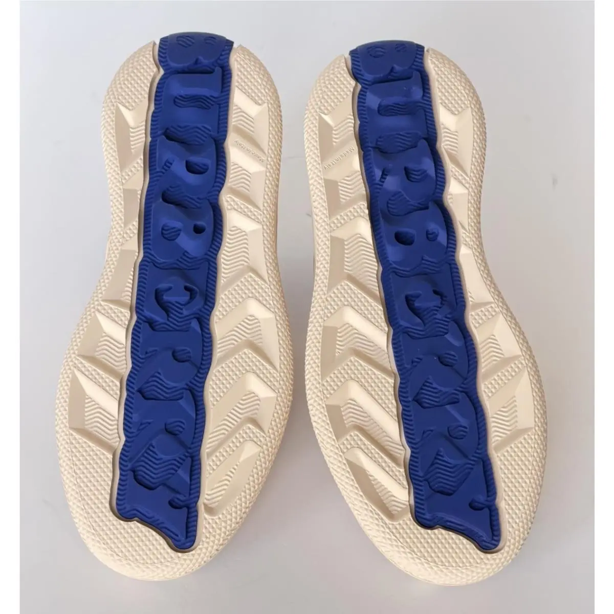 Burberry shoes - Teacup (UPC: 5045708864061) 10